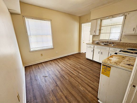 4th image of 1200 Lincoln Ave