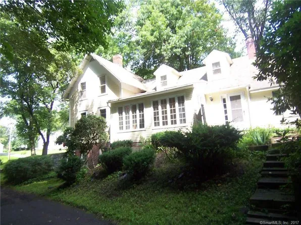 1150 E St N, Suffield, CT 06078