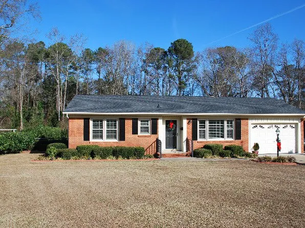 208 Lake Pines Dr, La Grange, NC 28551