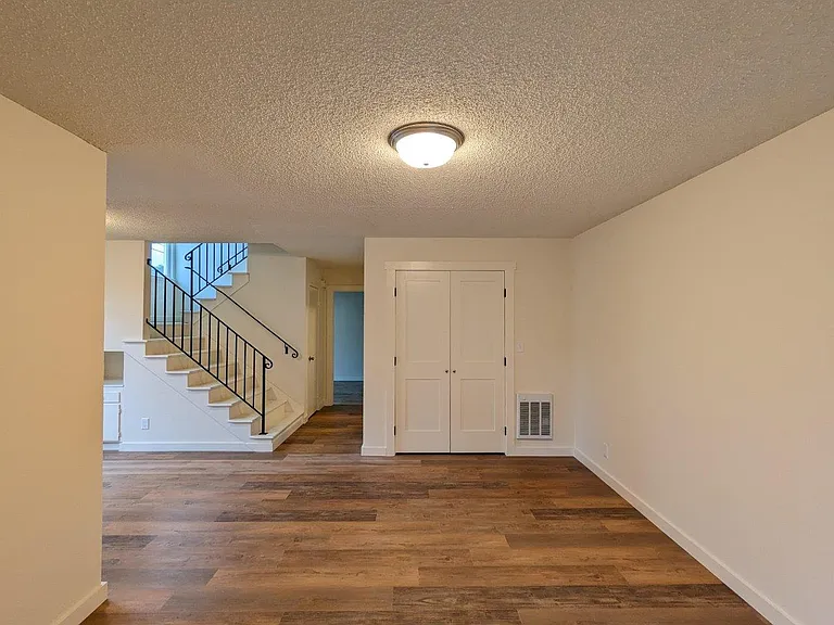 Oxford-Cedar Apartments — Photo 7