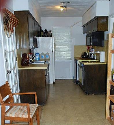 4th image of 2810 Wesleyan Dr