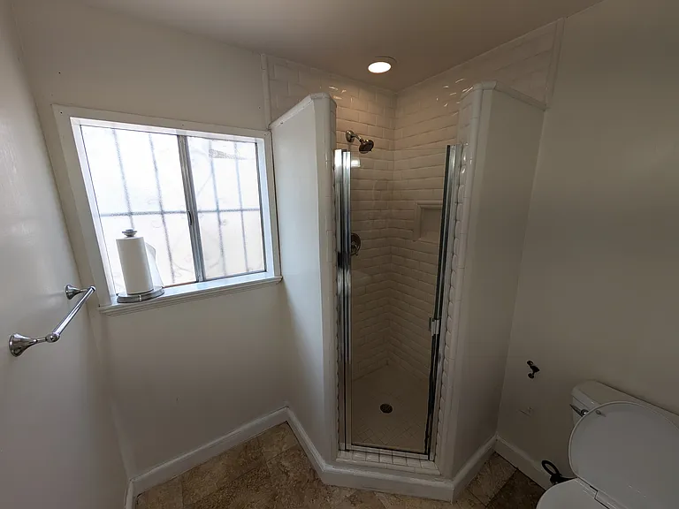 1094 Stillwell Ave — Photo 3