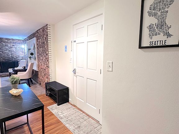 5th image of 1518 11th Ave W #1