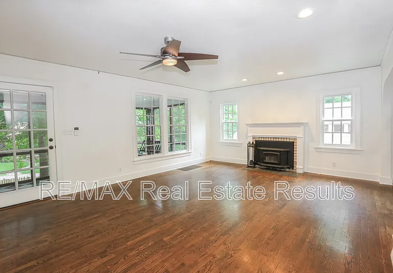 610 N Olive Ave — Photo 12