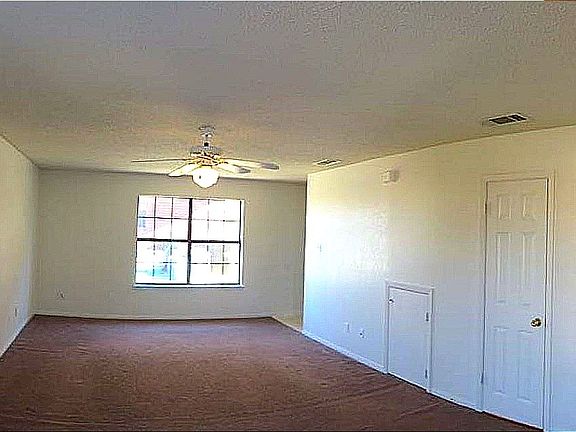 4th image of 904 Clairidge Ave