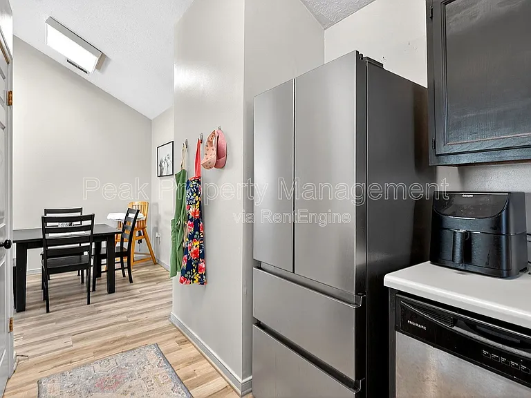4917 Hillery Ct — Photo 28
