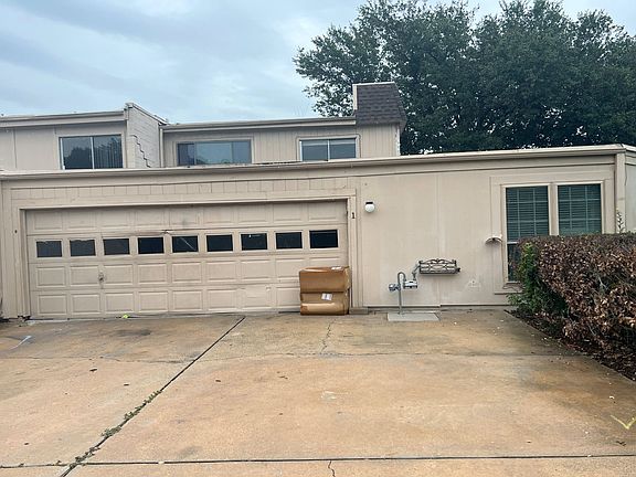3rd image of 1 River Creek Way