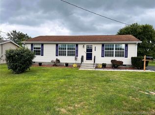 541 N Main St, Scottsburg, IN 47170
