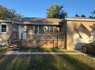 1867 Clay Dr, Galesburg, IL 61401