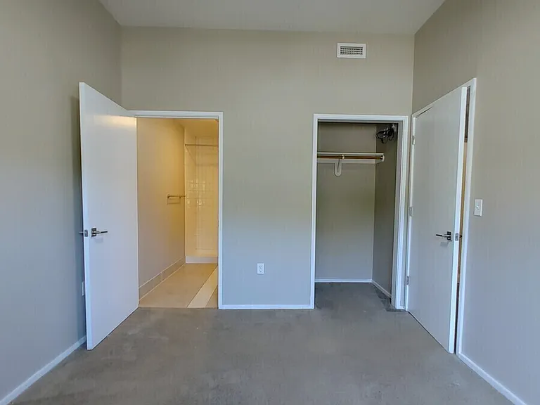 3632 Gillham Rd #N204 — Photo 5