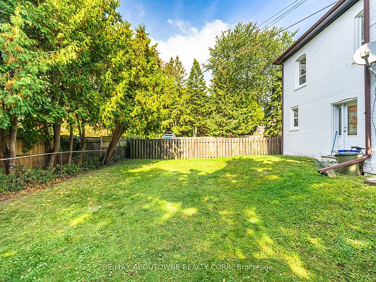 486 Holtby Ave #3 — Photo 16
