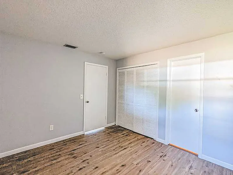 3202 Bloomingdale Villas Ct #3202 — Photo 11