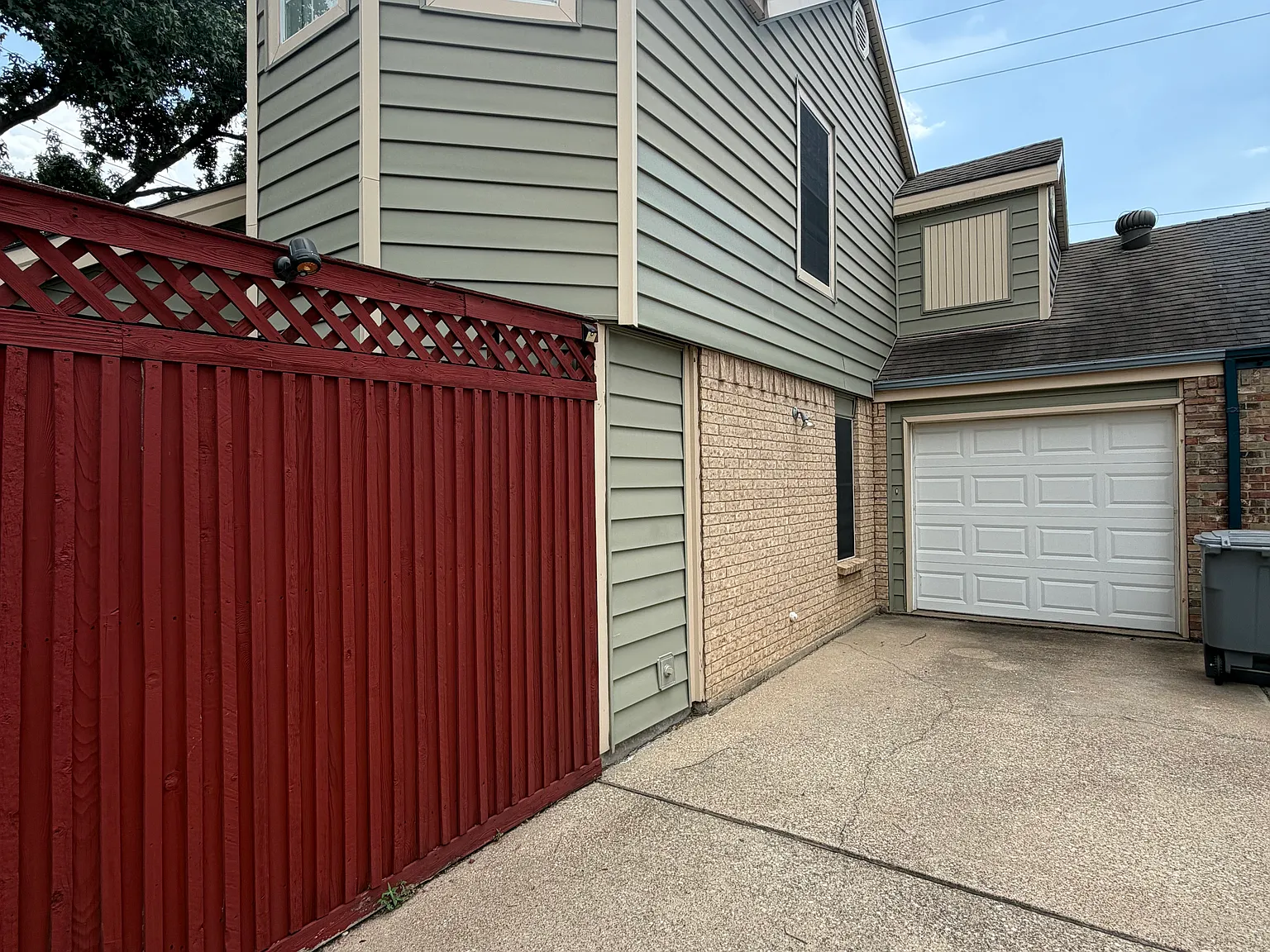 3167 Royal Ln — Photo 4