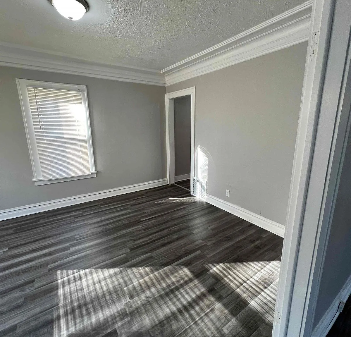 3 bed, 1.0 bath, 1288 sqft, $1,225 — Photo 3