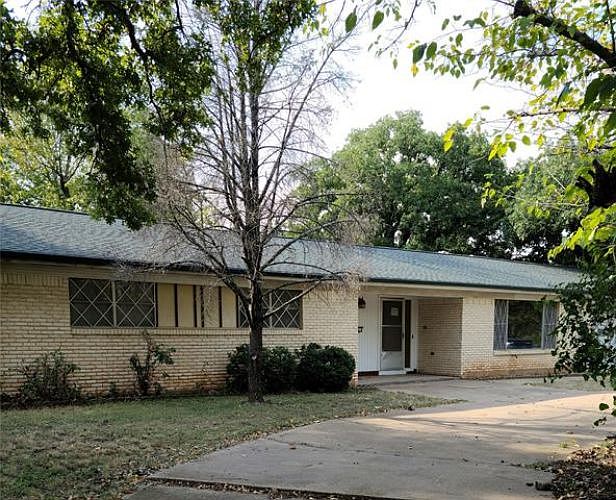 1st image of 509 Travis Dr