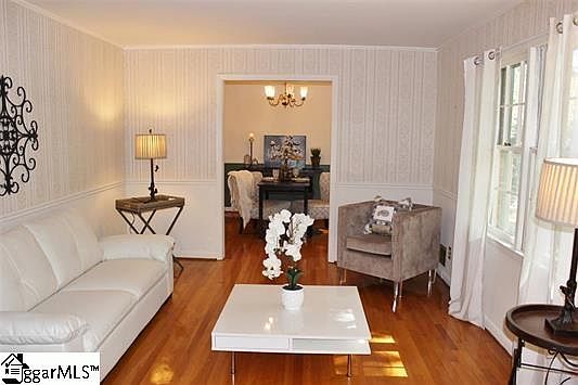 4th image of 408 Springwood Dr