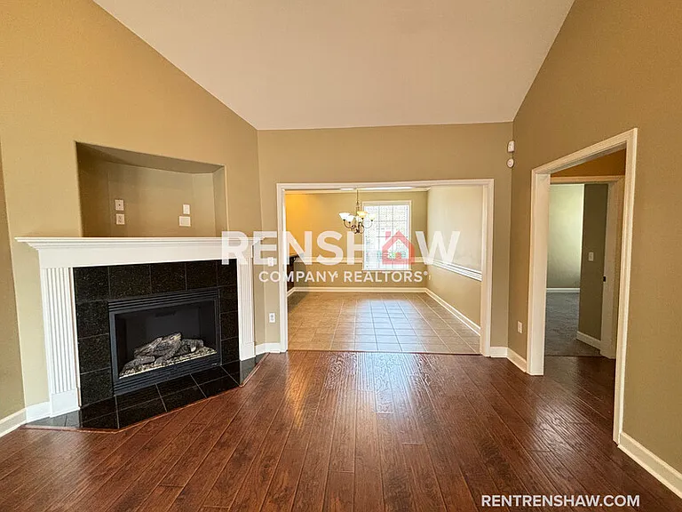 1395 Calumet Farms Dr — Photo 2