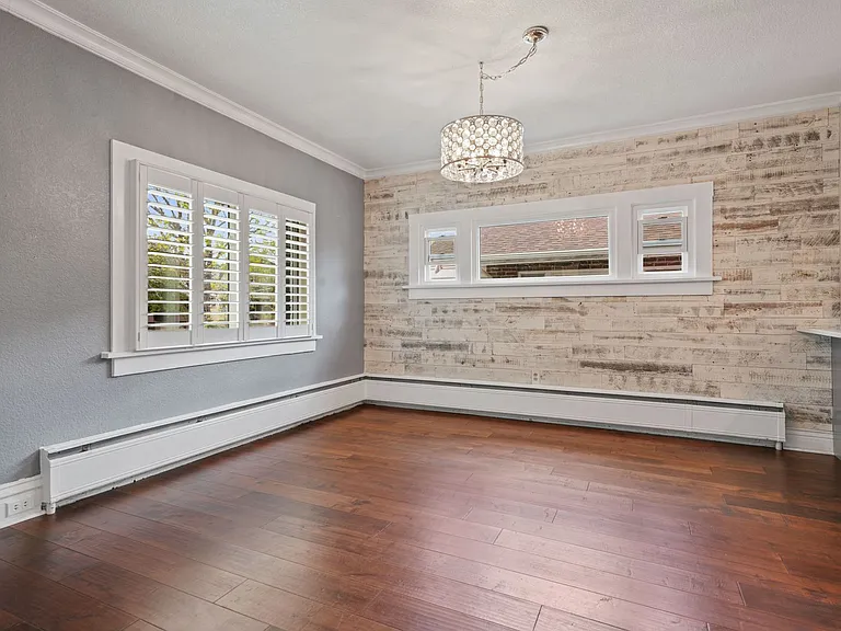 2370 Elm St — Photo 21
