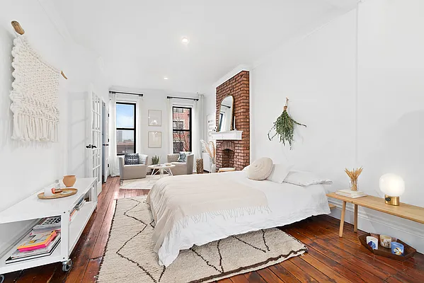 Sold by Compass | media 26