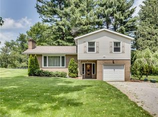 999 E Robinson Ave, Barberton, OH 44203