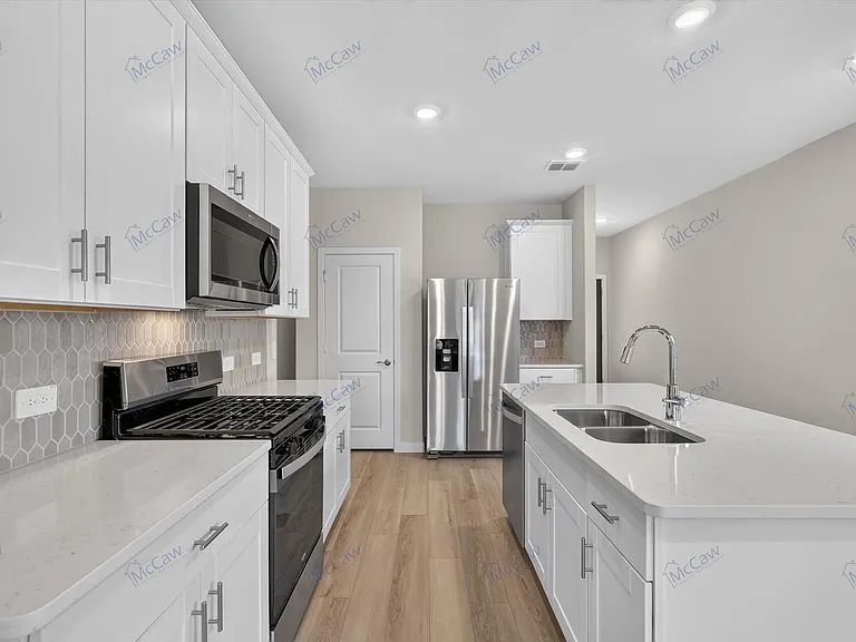 3048 Belton Dr — Photo 9