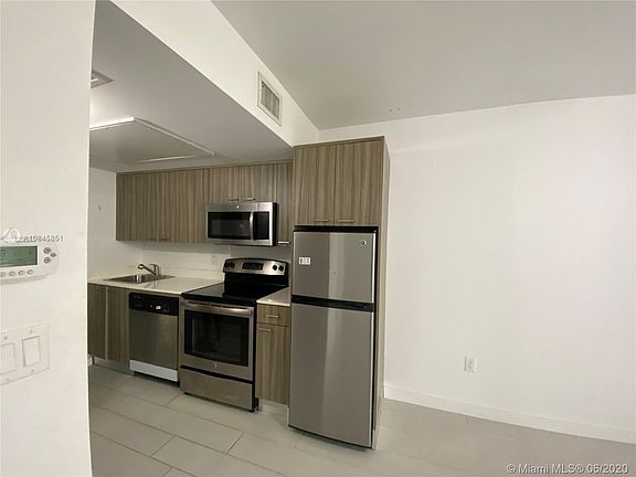 3rd image of 740 Meridian Ave #27