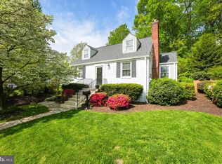 2936 Woodlawn Ave, Falls Church, VA 22042