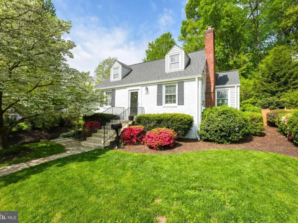 2936 Woodlawn Ave, Falls Church, VA 22042