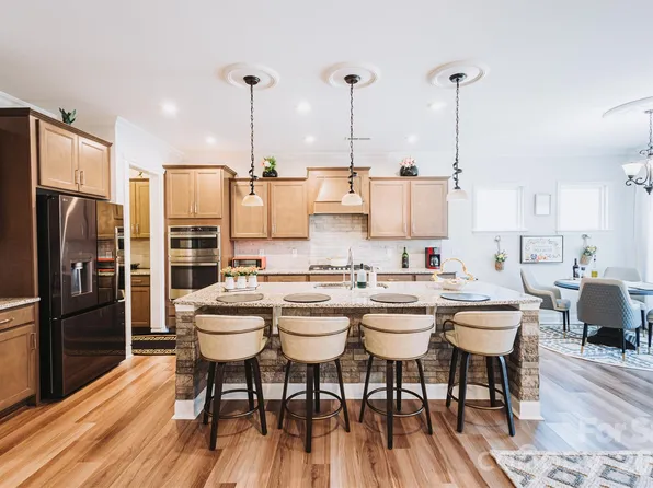 1318 Poppy Way, Matthews, NC 28104