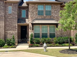 914 Estelle Dr, Euless, TX 76040