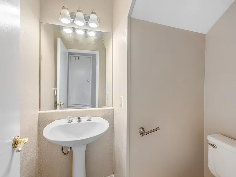 9533 Questa Pointe — Photo 16
