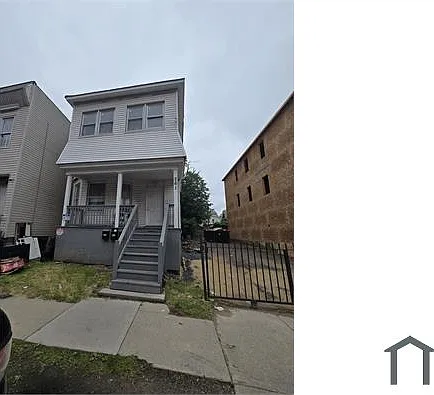 3 bed, $2,200 — Photo 1