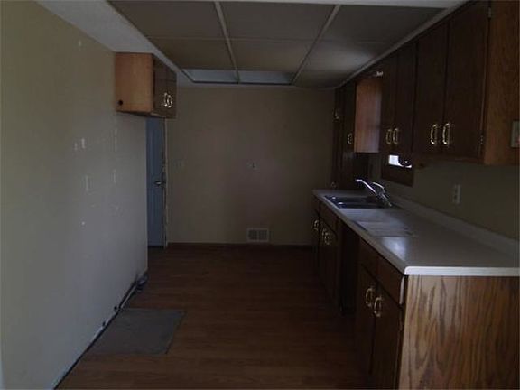 4th image of 1327 16th St W