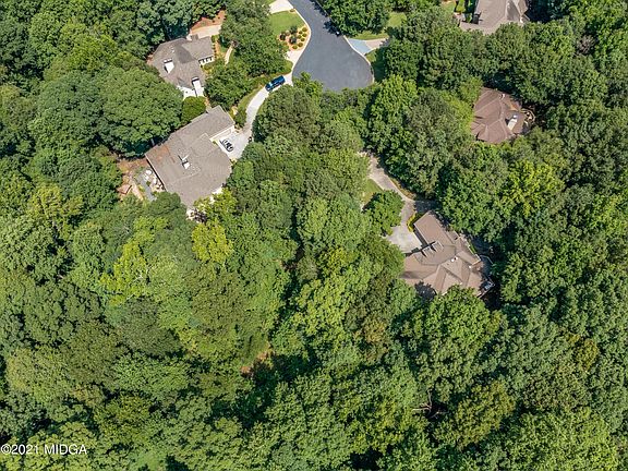 4th image of 213 Saint Andrews Ct