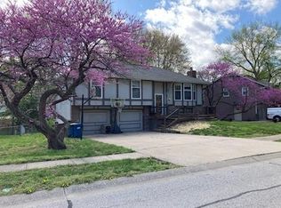 1020 Essex St, Liberty, MO 64068
