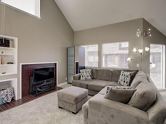 3rd image of 119 Peter Coutts Cir