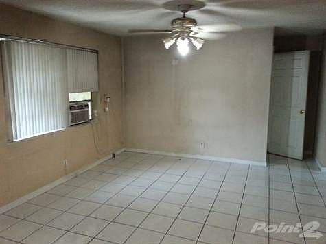 3rd image of 1331 SW 33rd Ter