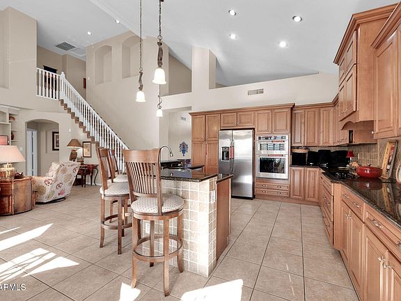 3rd image of 815 E Silverwood Drive