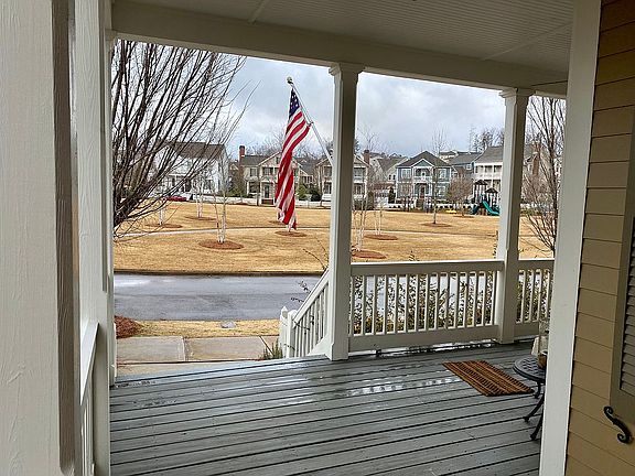 3rd image of 4216 Memorial Park Cir