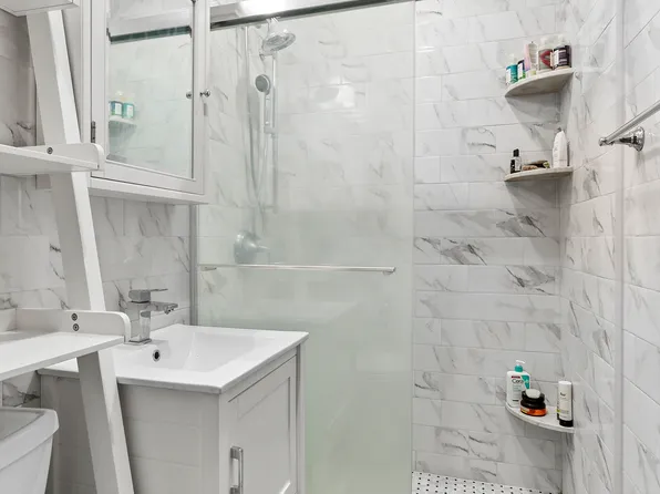 458 West 23rd Street 3A image 5 of 6