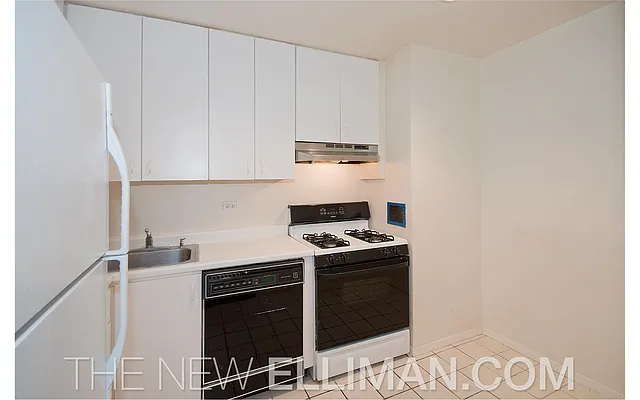 Rented by Douglas Elliman | media 10