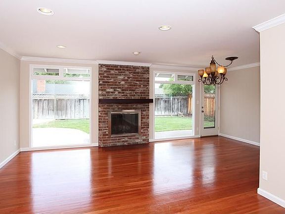 3rd image of 2335 Benton St