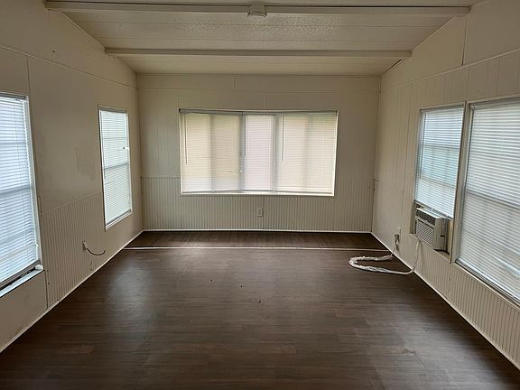 3rd image of 901 NE 95th St Unit 2