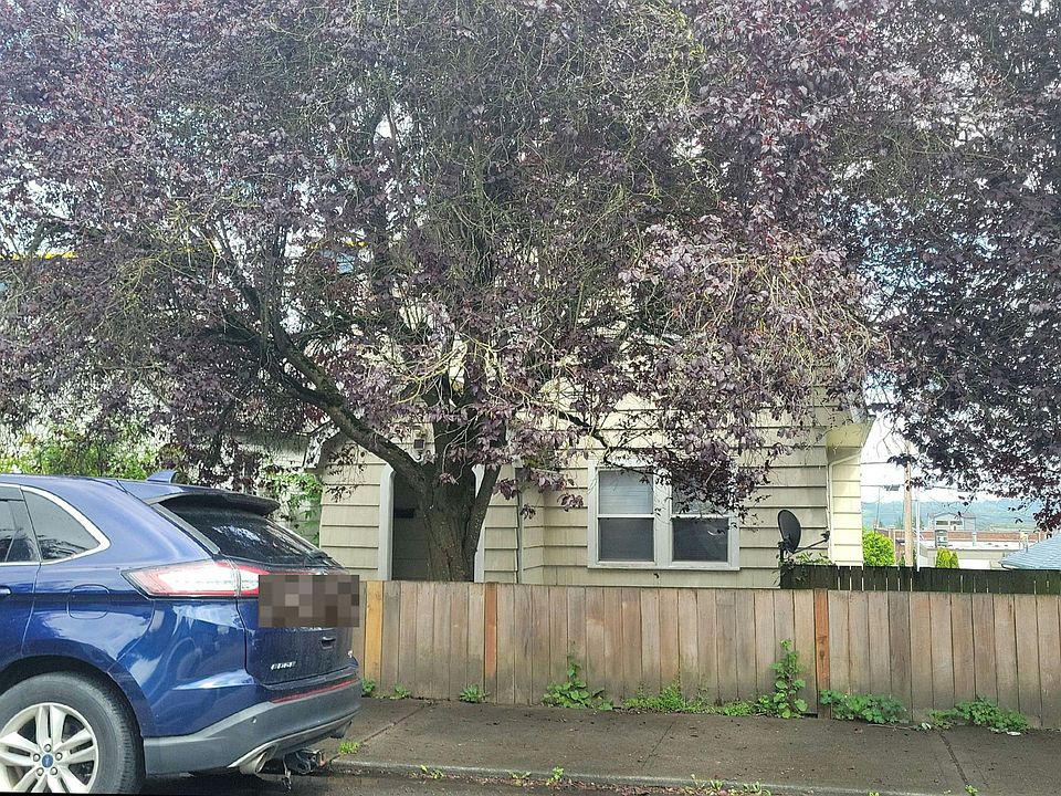 1st image of 3225 Lombard Ave