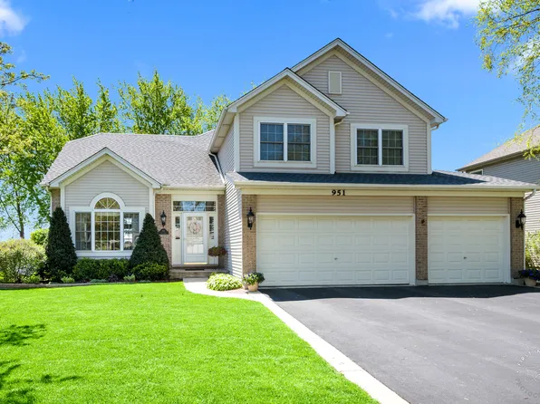 951 Napa Ln, Aurora, IL 60502