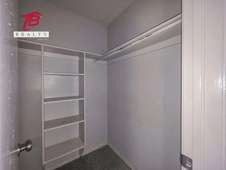 6811 Lyrewood Ln — Photo 50