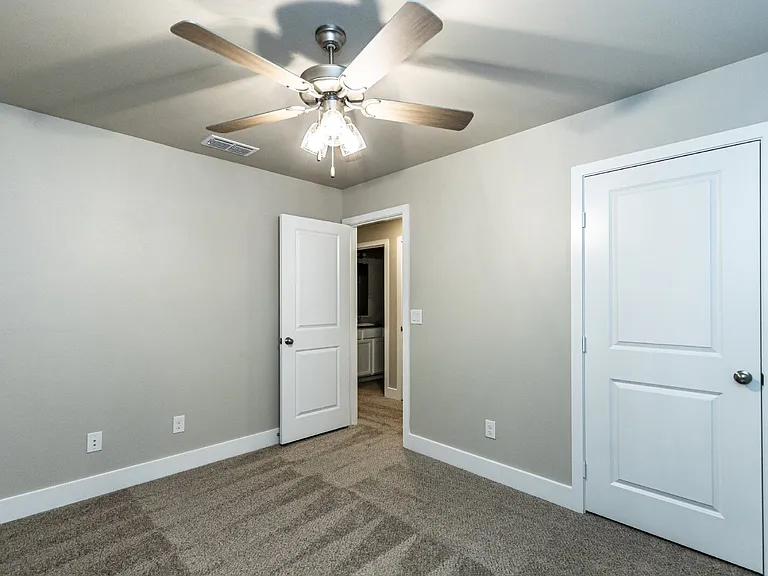 13605 Avenue R — Photo 11