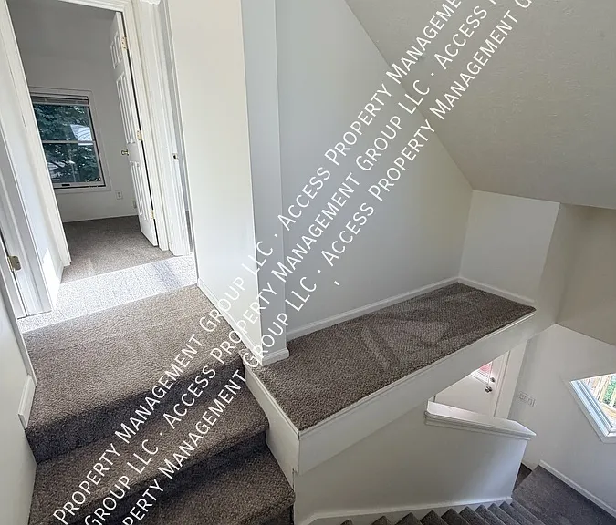 427 Pine Ave NW — Photo 17