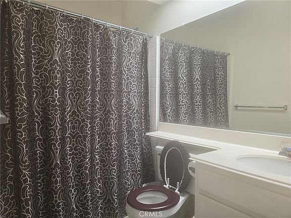 5th image of 1915 W Stockwell St