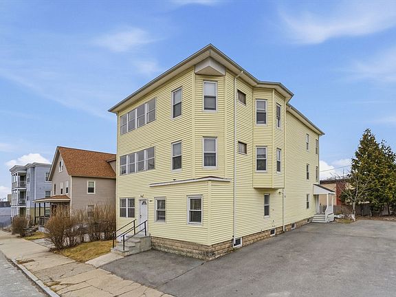 2nd image of 121 Winfield St
